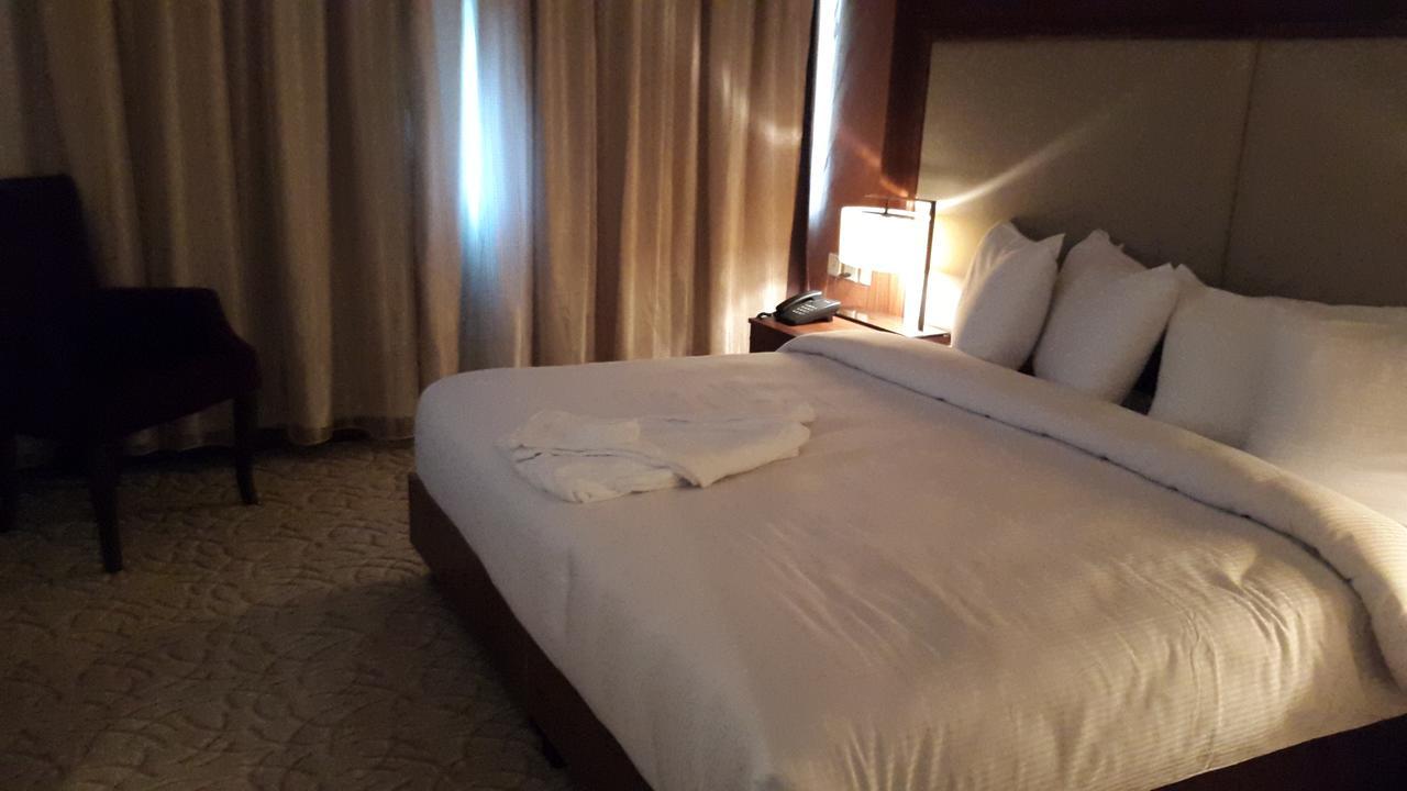 President Hotel Amman Esterno foto