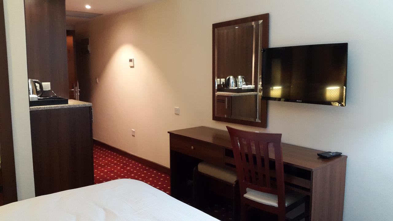 President Hotel Amman Esterno foto