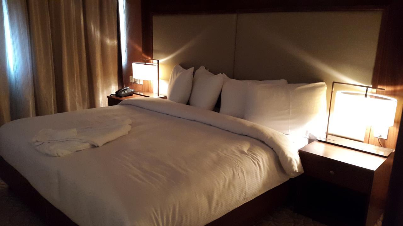 President Hotel Amman Esterno foto