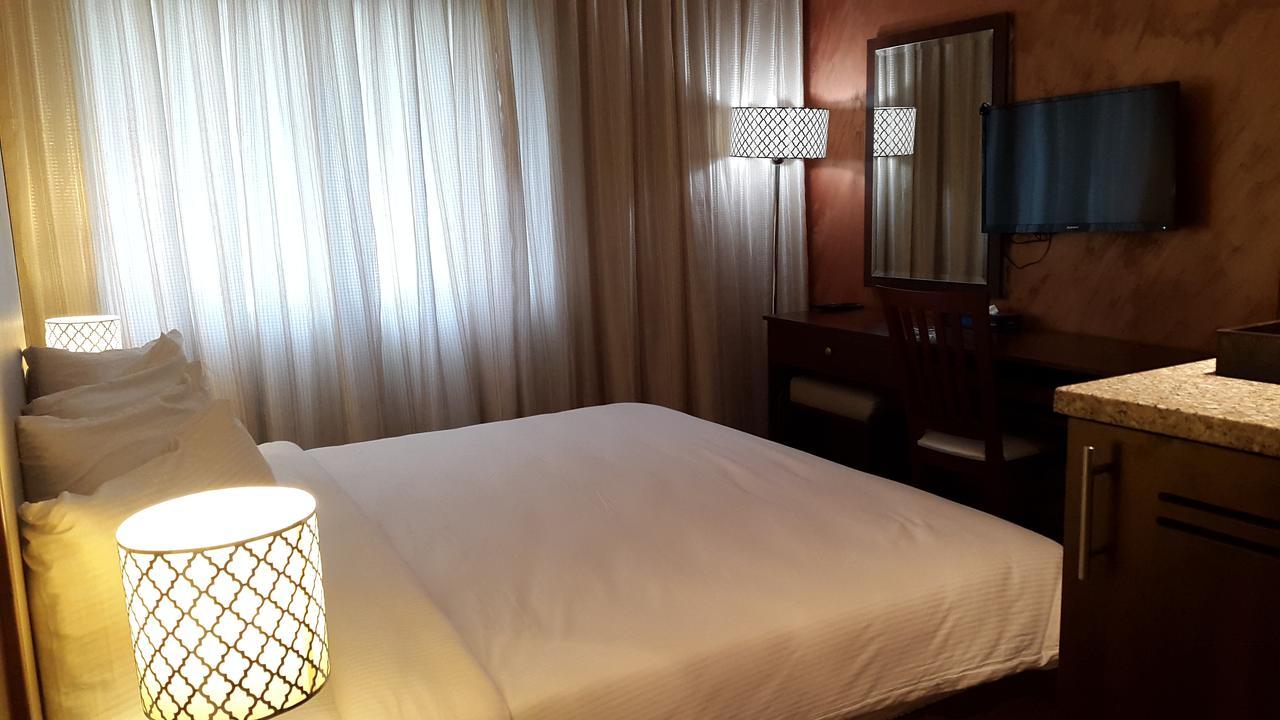 President Hotel Amman Esterno foto