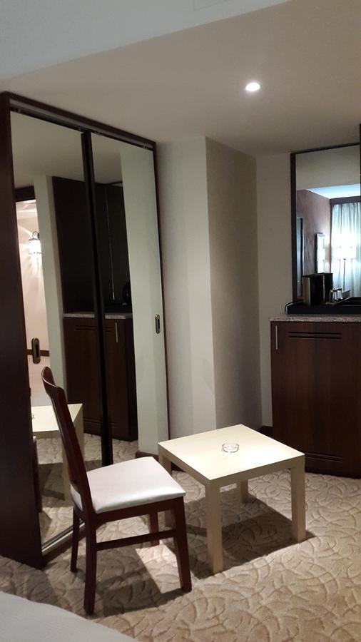 President Hotel Amman Esterno foto