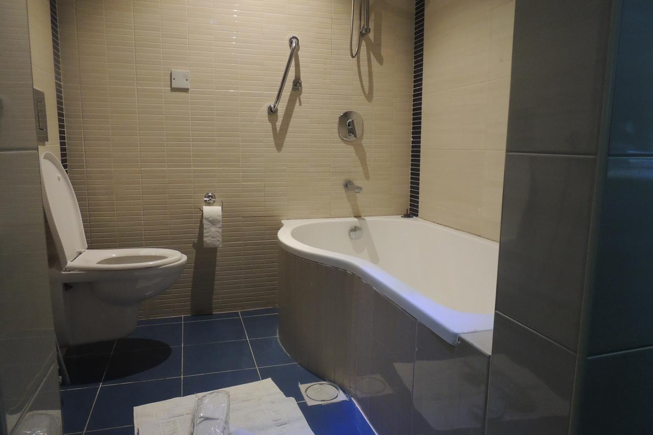 President Hotel Amman Esterno foto