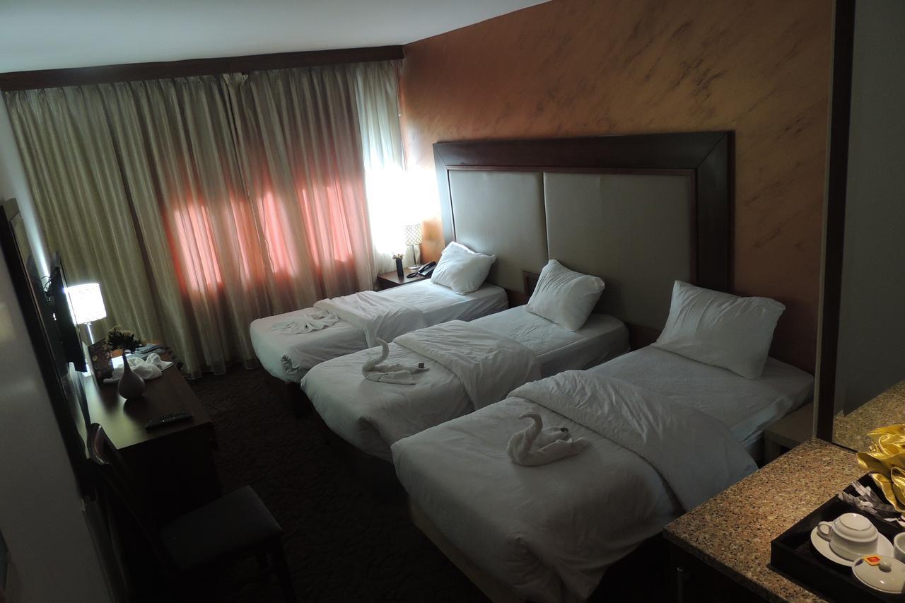 President Hotel Amman Esterno foto